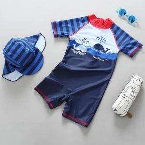 combinaison anti uv bébé baleine en mer