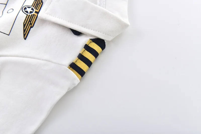 ensemble bébé commandant