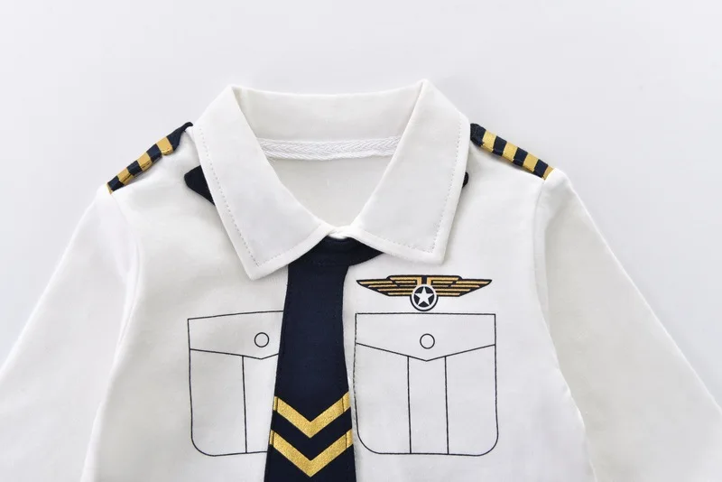 look bébé commandant