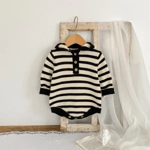 combinaison tricot bebe capuche